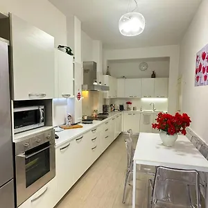 Modern River House Florence
