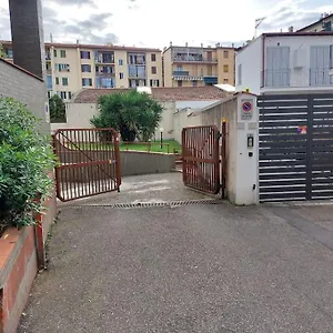 Lungarno 32 With Private Parking Florence